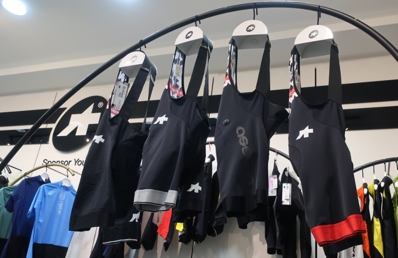 ブラック & シルバー 登場 T.エキップ EVO | ASSOS PROSHOP TOKYO